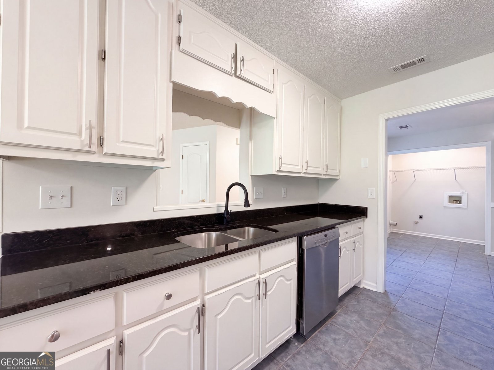 105 Nanci Court Stockbridge - Photo 13