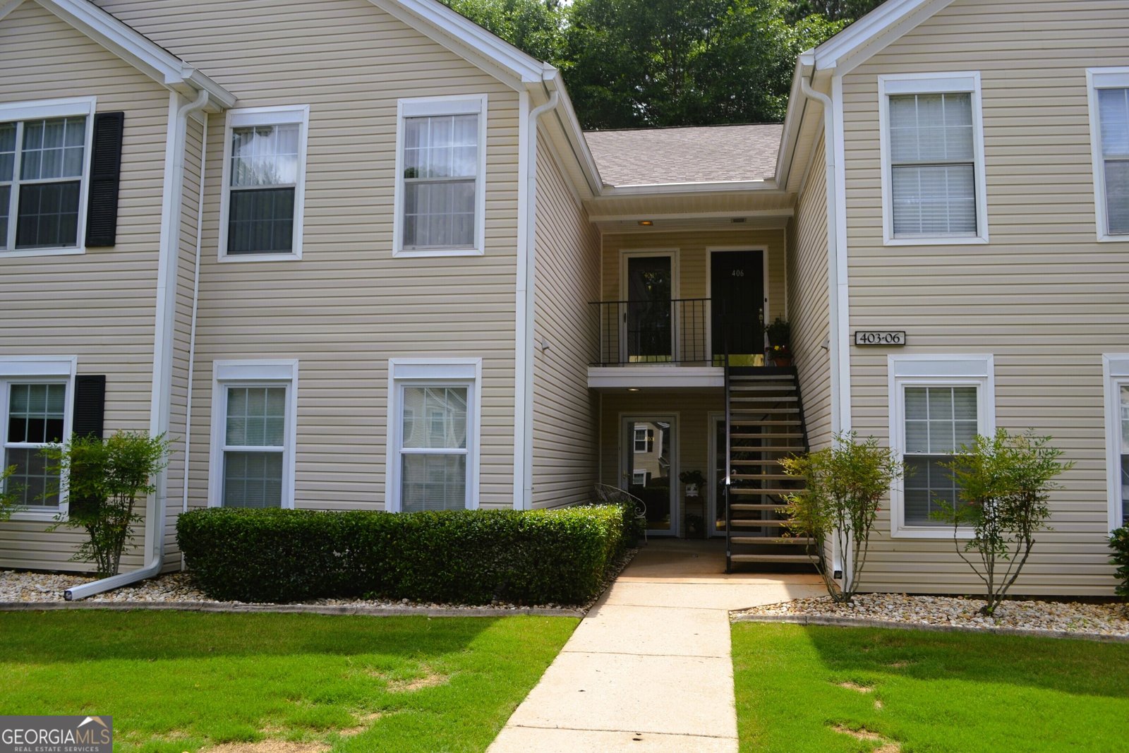404 Ridgefield Drive Peachtree City - main photo