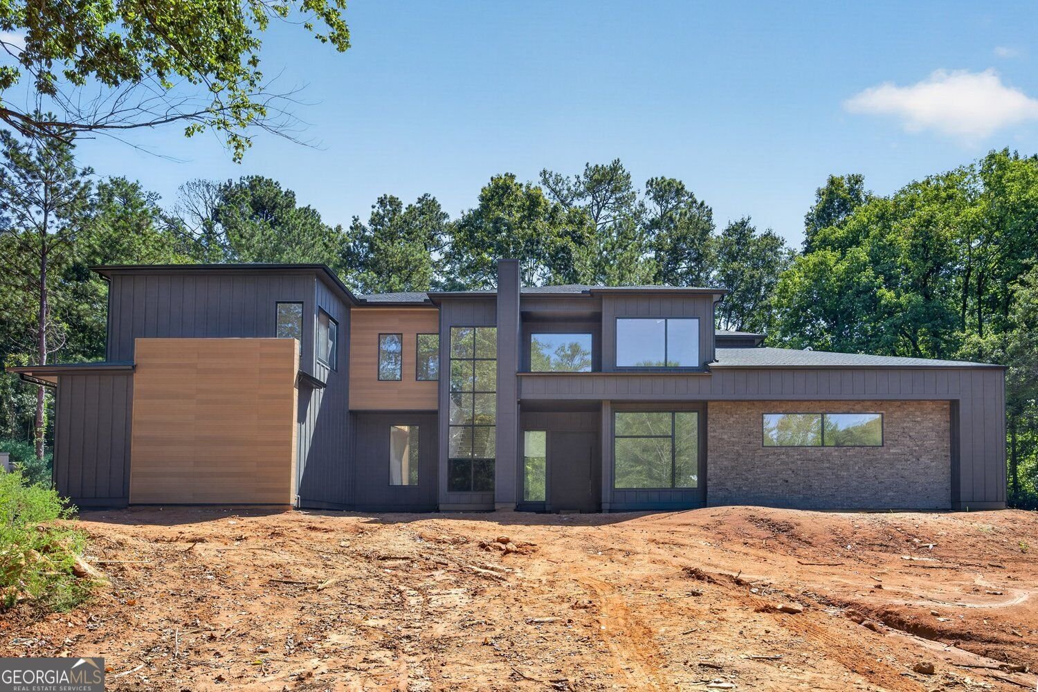 7060 Bells Way Fairburn - main photo