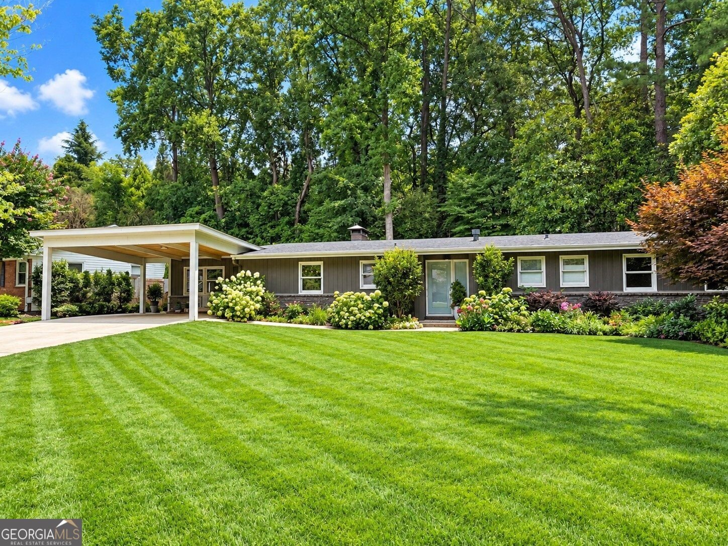 1423 Brookvalley Lane Atlanta - main photo