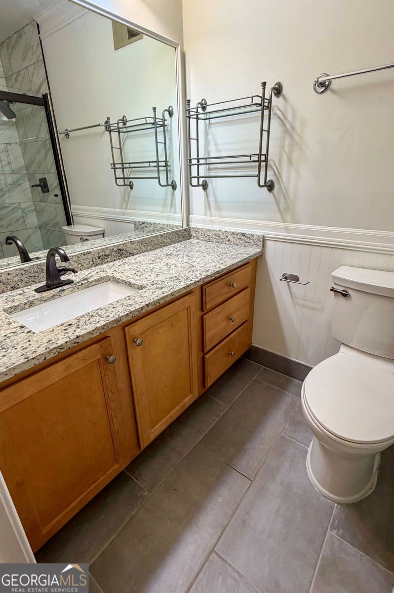 230 Peachtree Hollow Court Atlanta - Photo 13