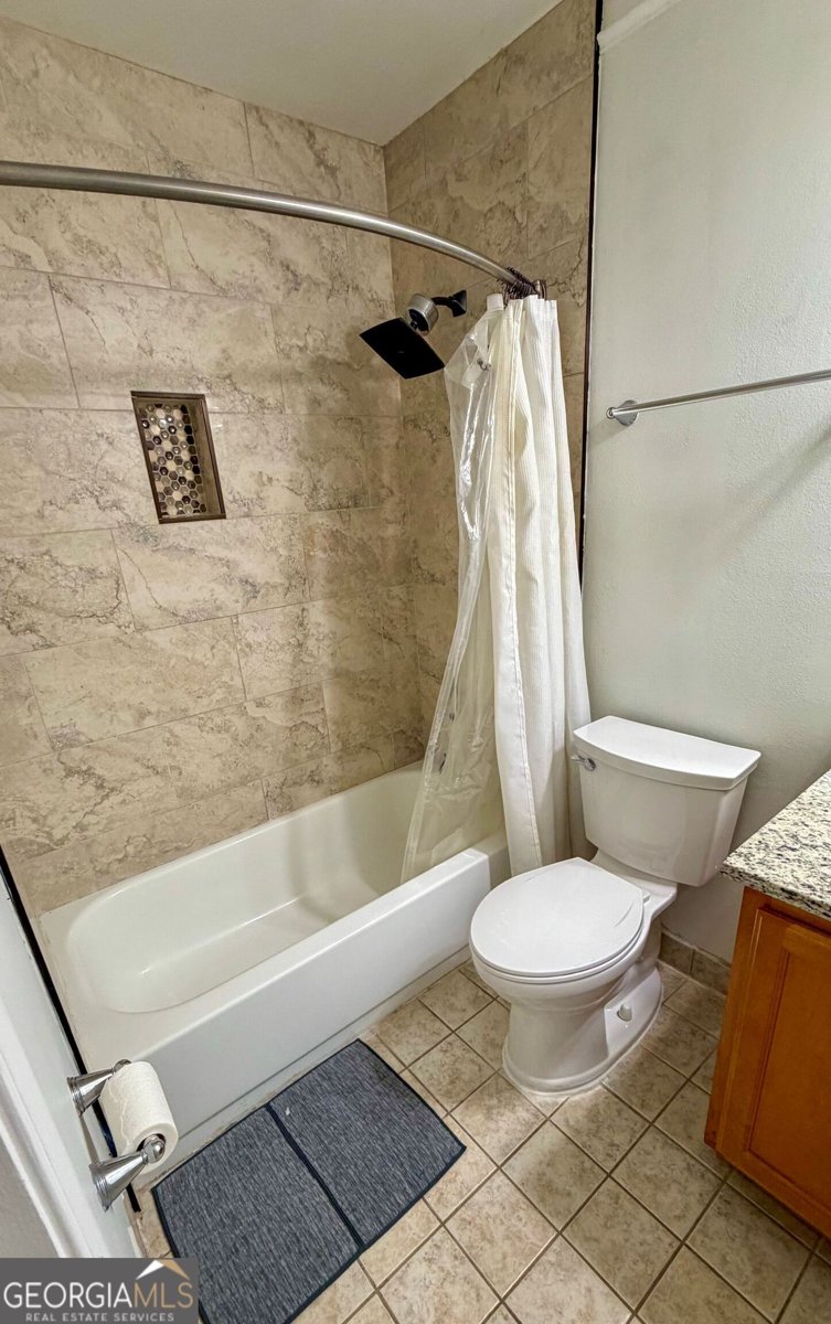 230 Peachtree Hollow Court Atlanta - Photo 16