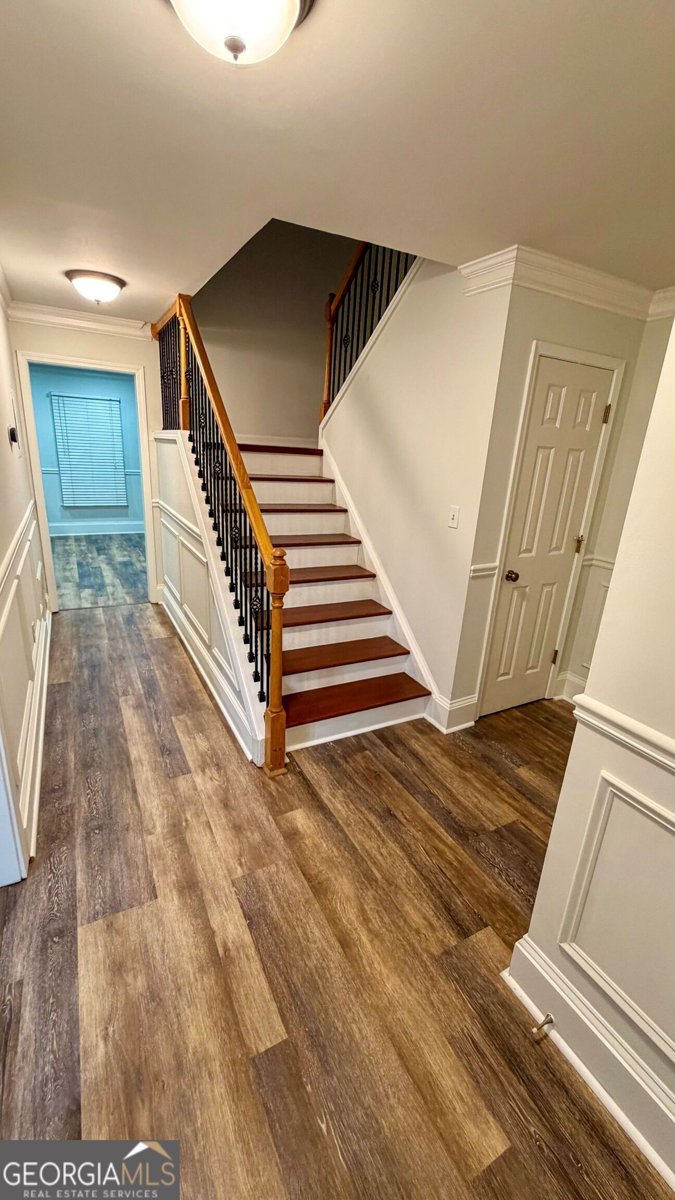 230 Peachtree Hollow Court Atlanta - Photo 6