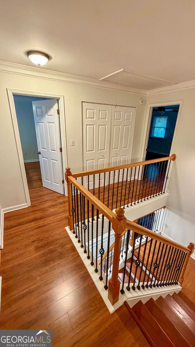 230 Peachtree Hollow Court Atlanta - Photo 8