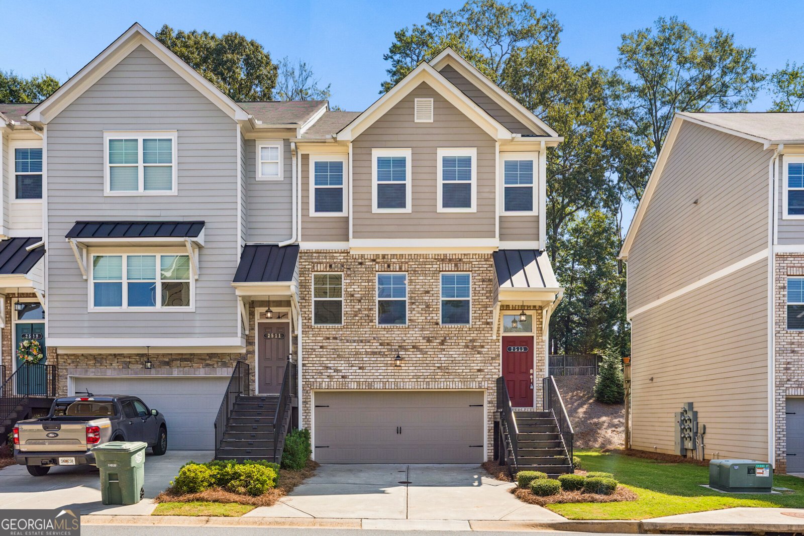2513 Hedgeway Circle Kennesaw - main photo