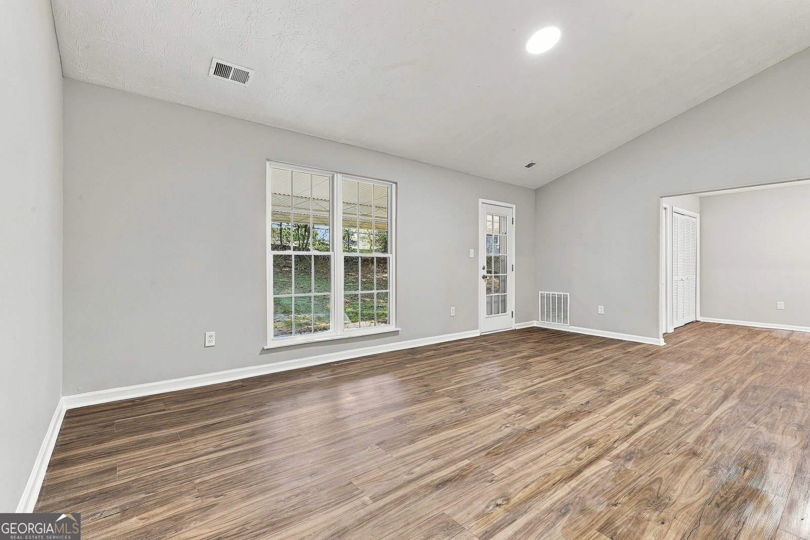 116 Richard Way Stockbridge - Photo 10