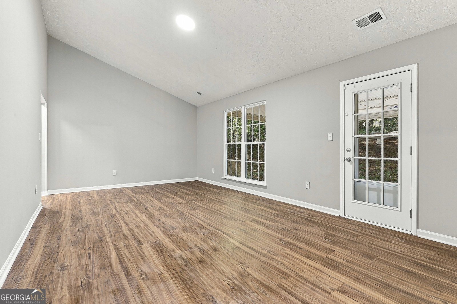 116 Richard Way Stockbridge - Photo 7