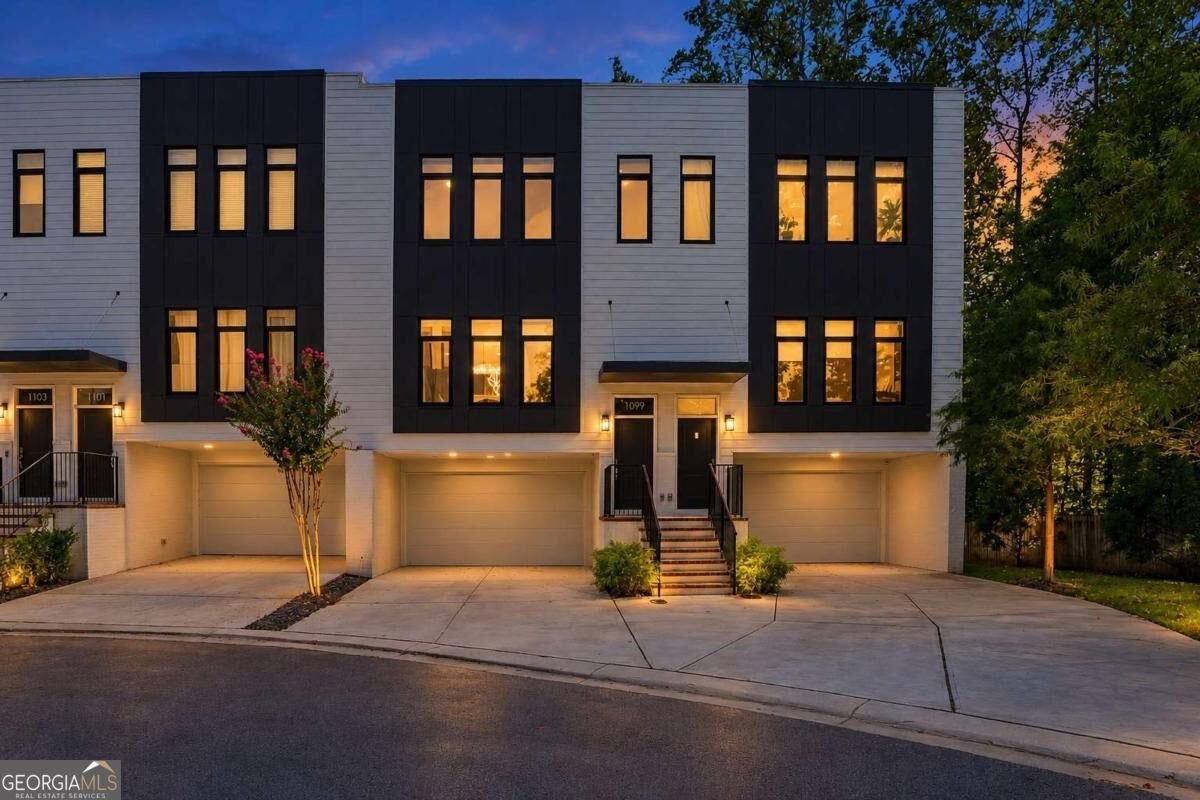 1099 Briar Cove Circle Atlanta - main photo
