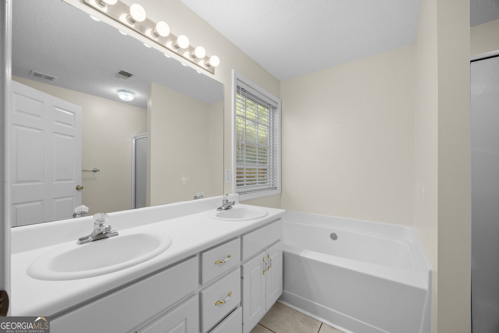 55 Berkshire Lane Covington - Photo 16