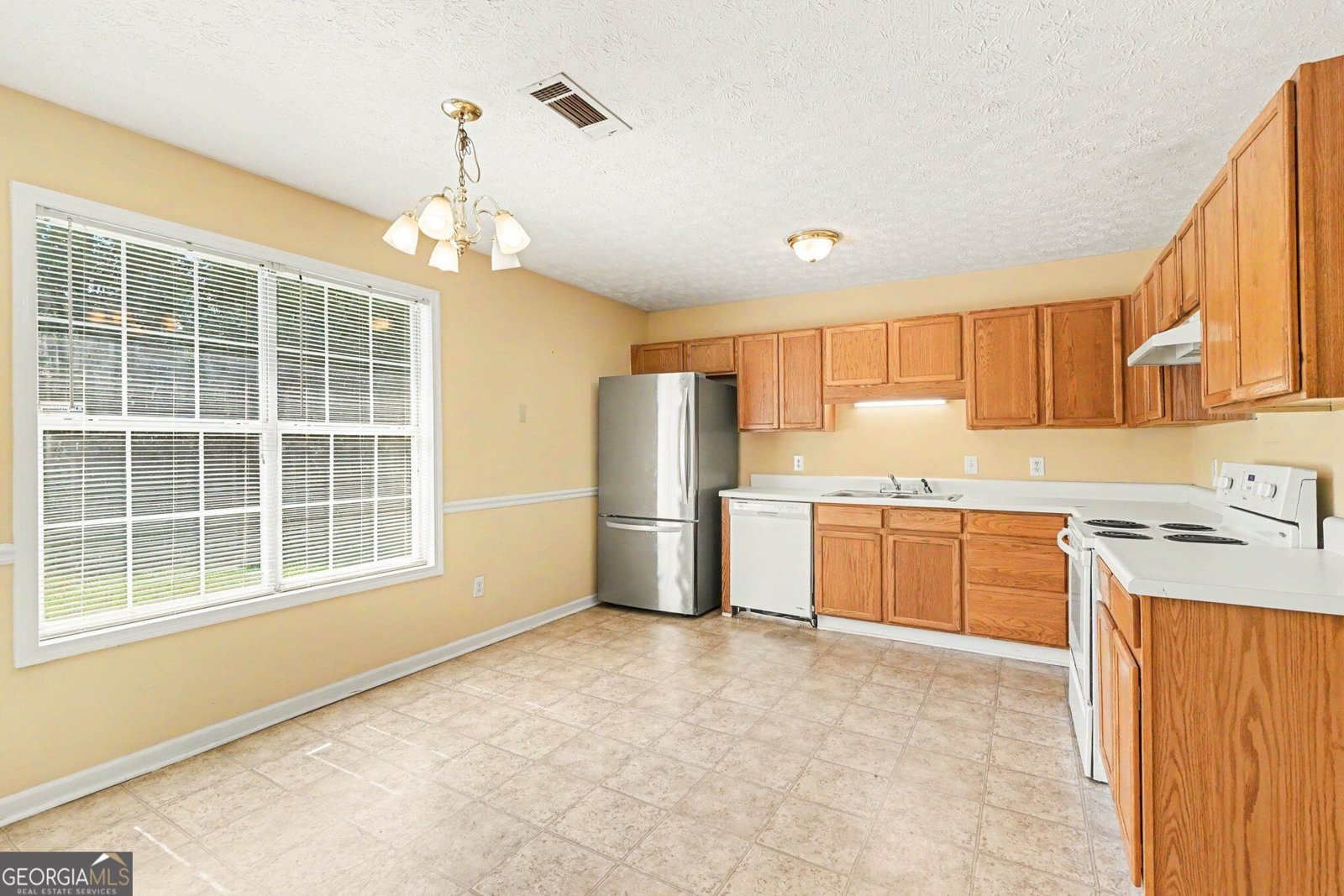 2027 Providence Road Statham - Photo 10