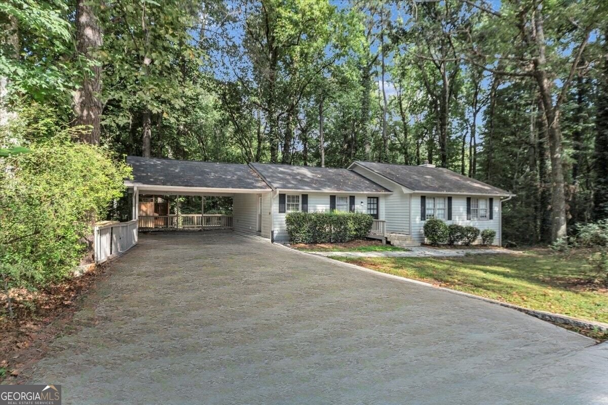 1865 Oak Ridge Way Lawrenceville - main photo