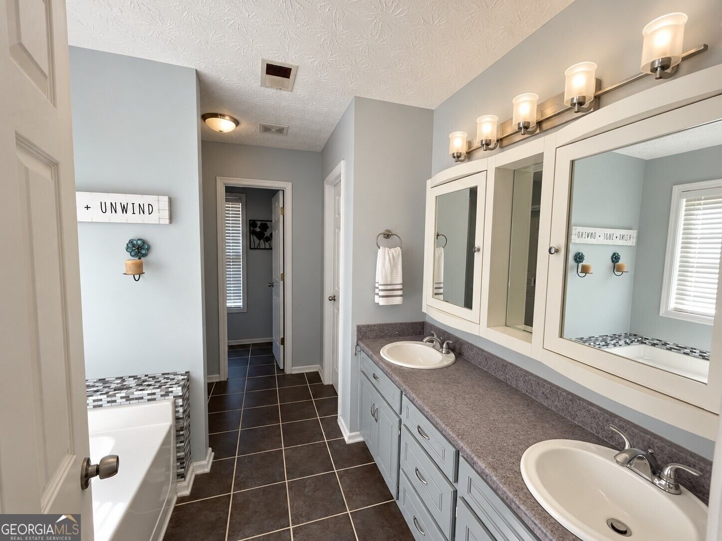 587 Saddle Ridge Drive Bethlehem - Photo 7