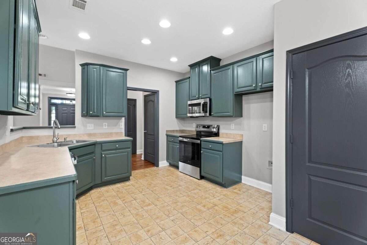 530 Kaitlin Circle Griffin - Photo 13