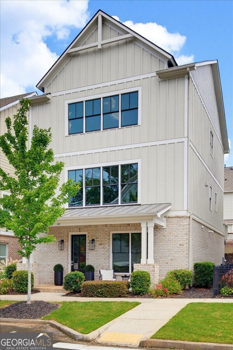211 Highland Park Point Woodstock - main photo