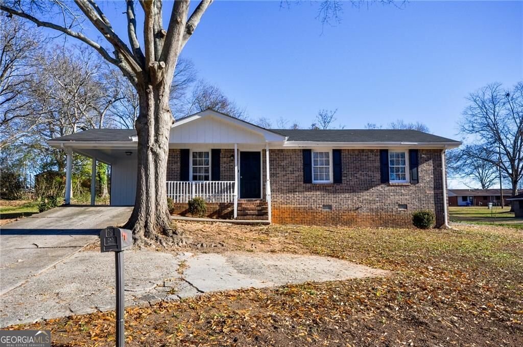 200 Capitol Avenue Winder - main photo