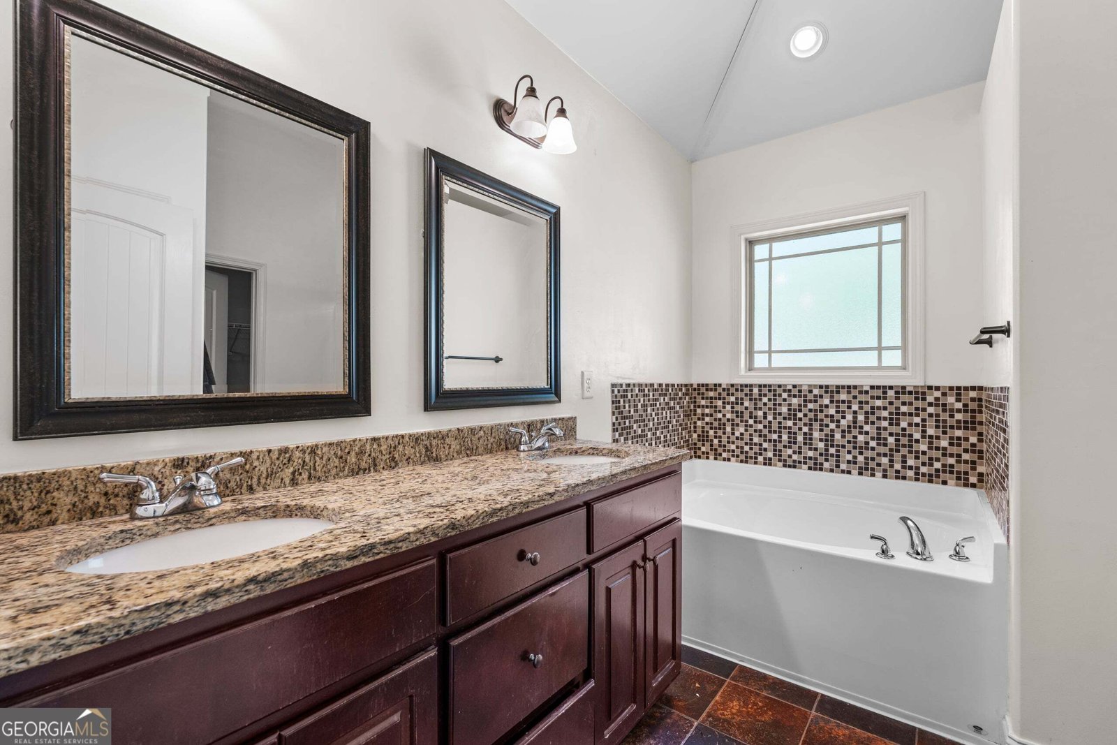 8232 Lantern Court Columbus - Photo 7