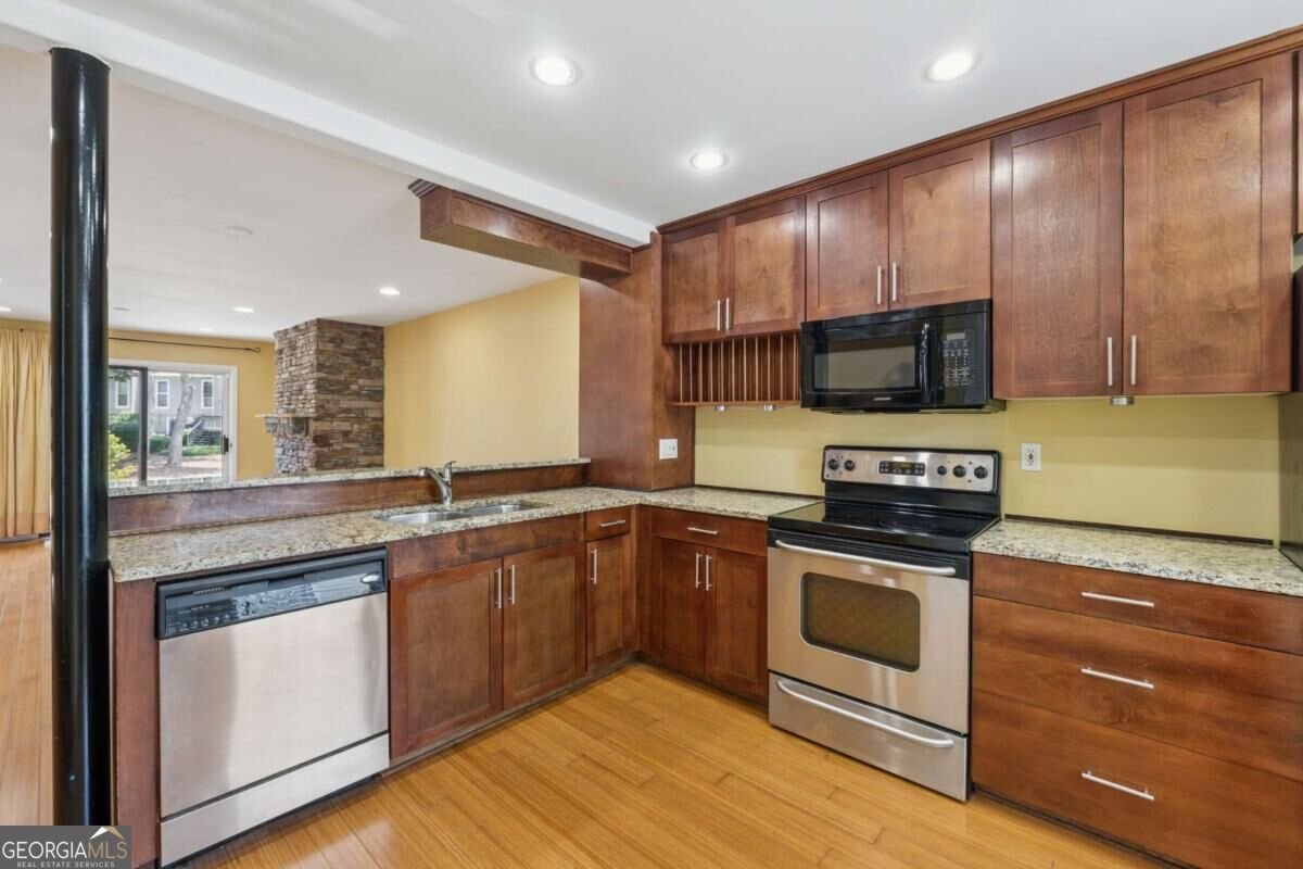1023 Riverbend Club Drive Atlanta - Photo 7