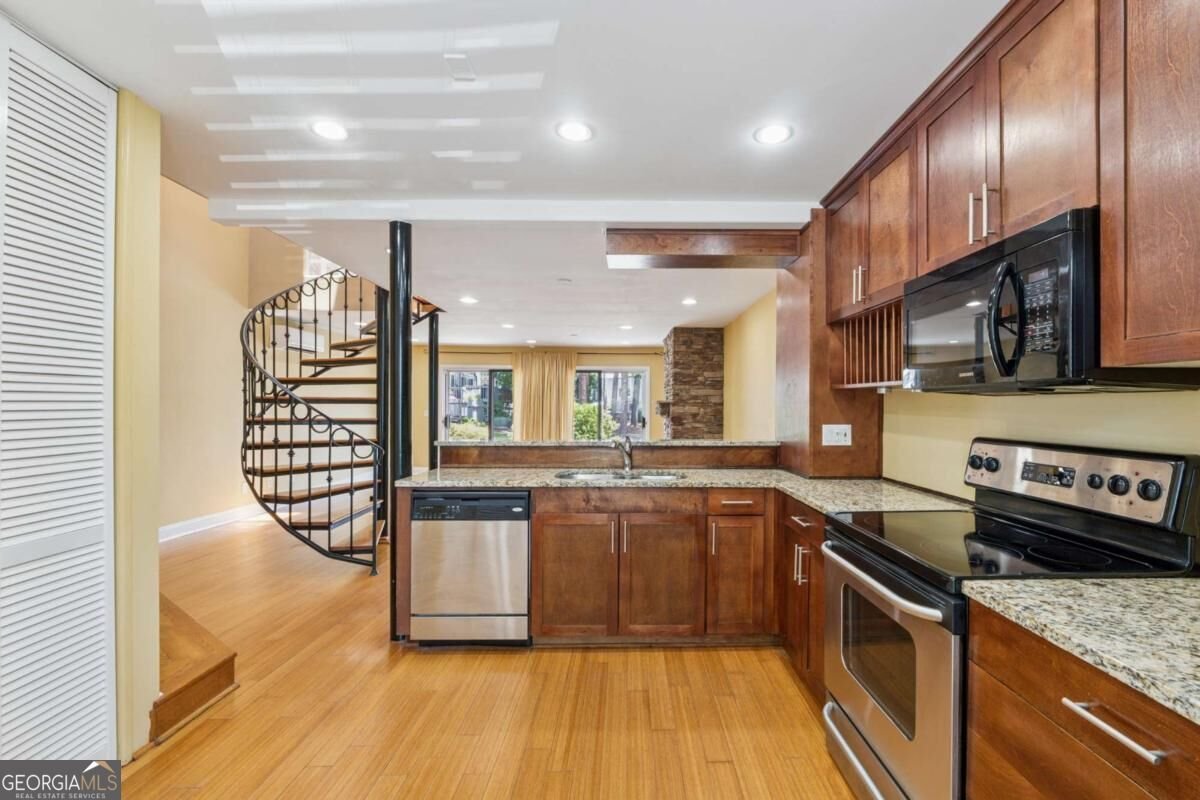 1023 Riverbend Club Drive Atlanta - Photo 9