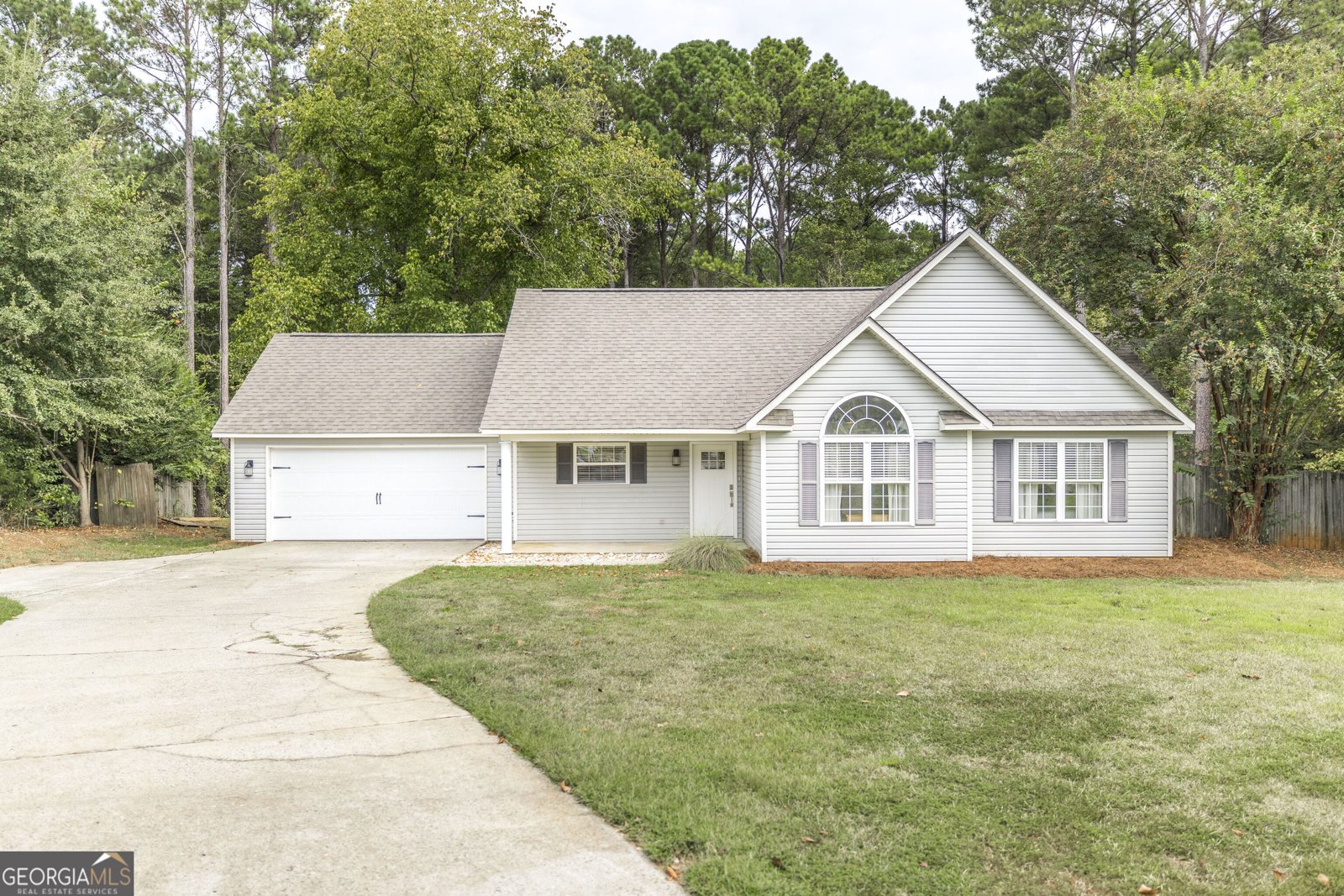 221 Muirfield Lane Byron - main photo