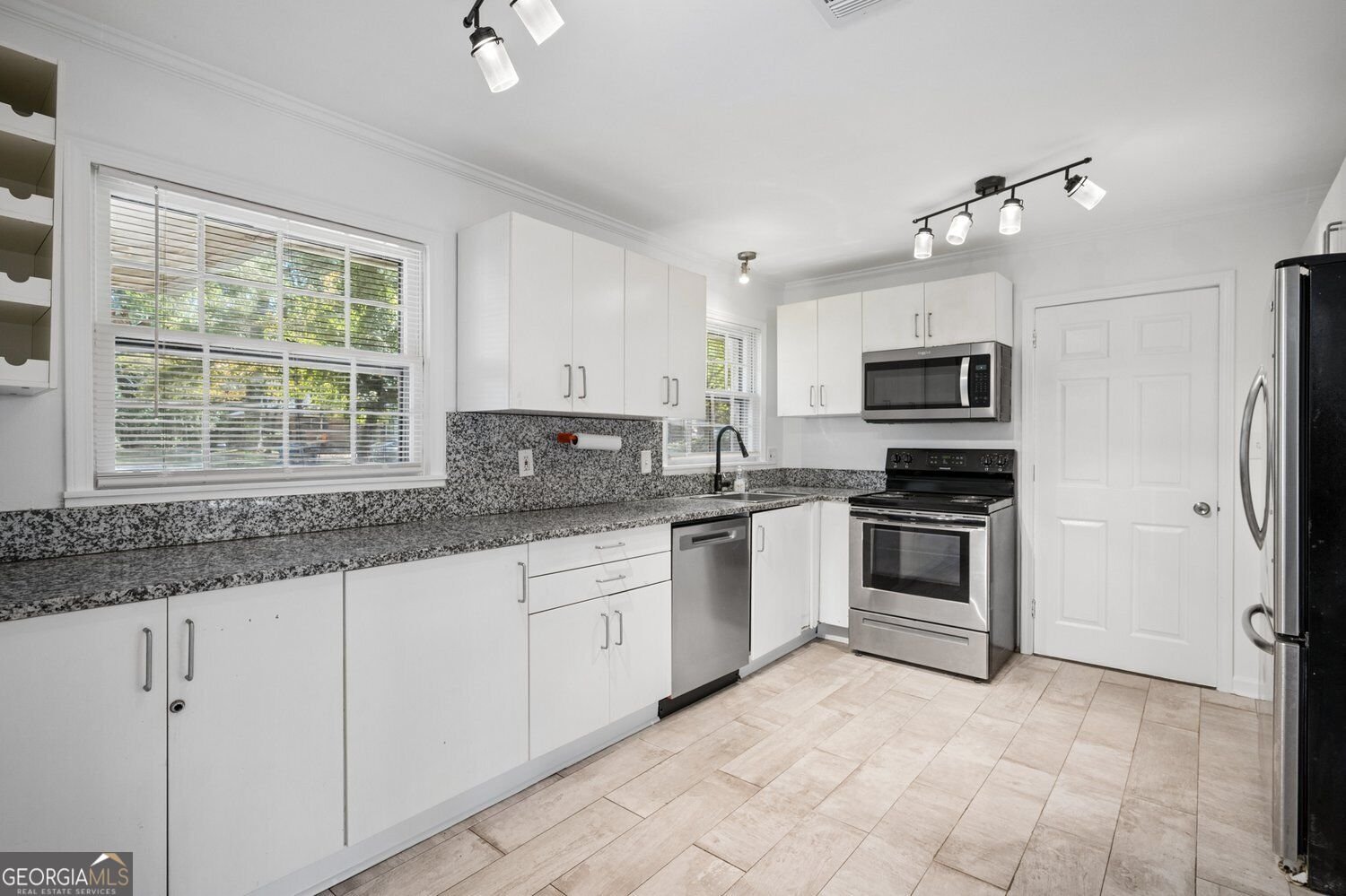 2677 Lancaster Drive Atlanta - Photo 13