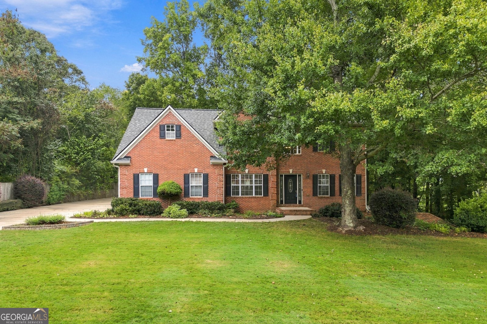 1343 Windsor Glen Drive Douglasville - main photo