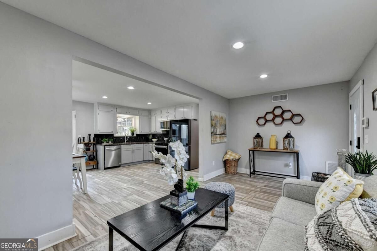 4391 Bryant Drive Lilburn - Photo 11