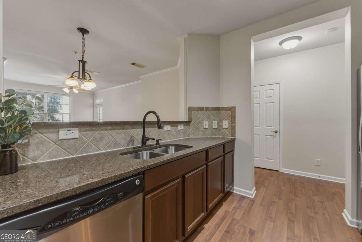 4805 Village Way Smyrna - Photo 8