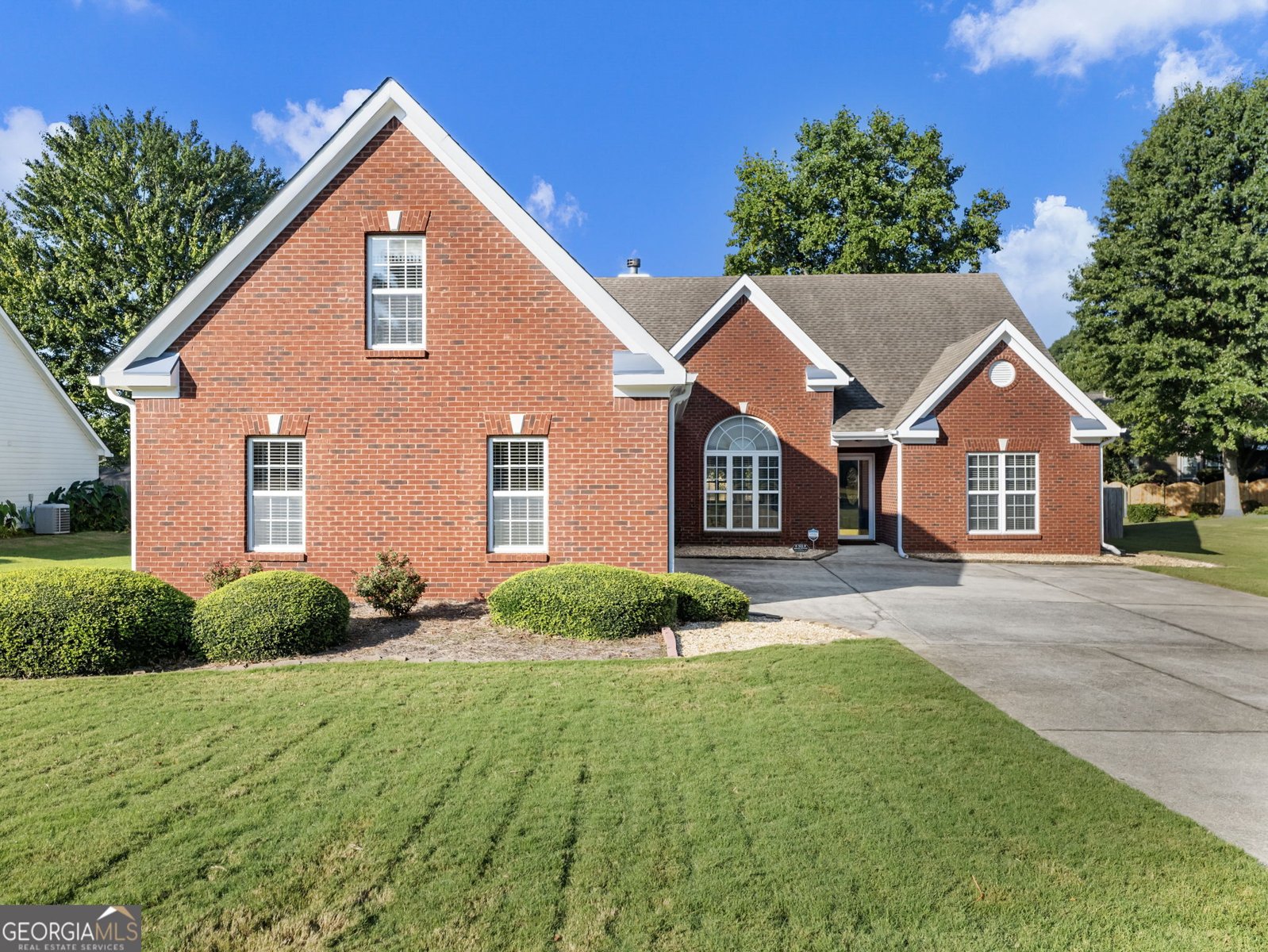 1256 Oakmont Ridge Drive Lawrenceville - main photo