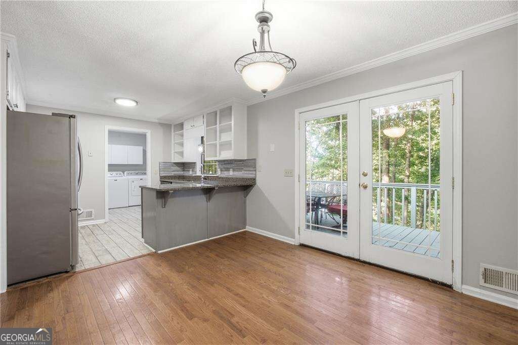 8010 Hickory Court Murrayville - Photo 10