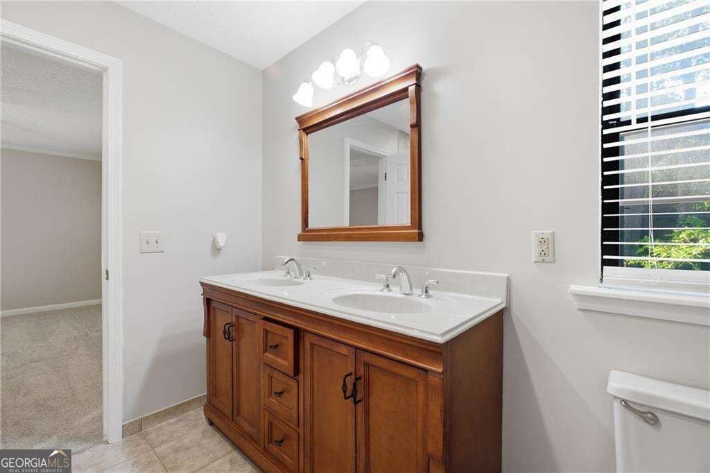 8010 Hickory Court Murrayville - Photo 16