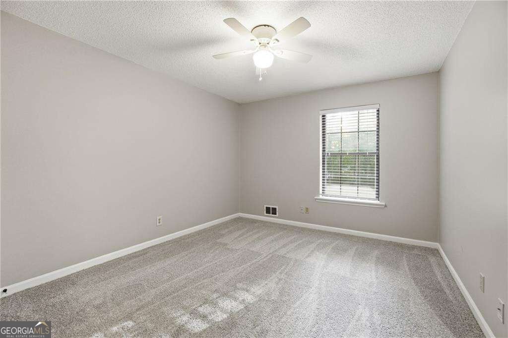 8010 Hickory Court Murrayville - Photo 19