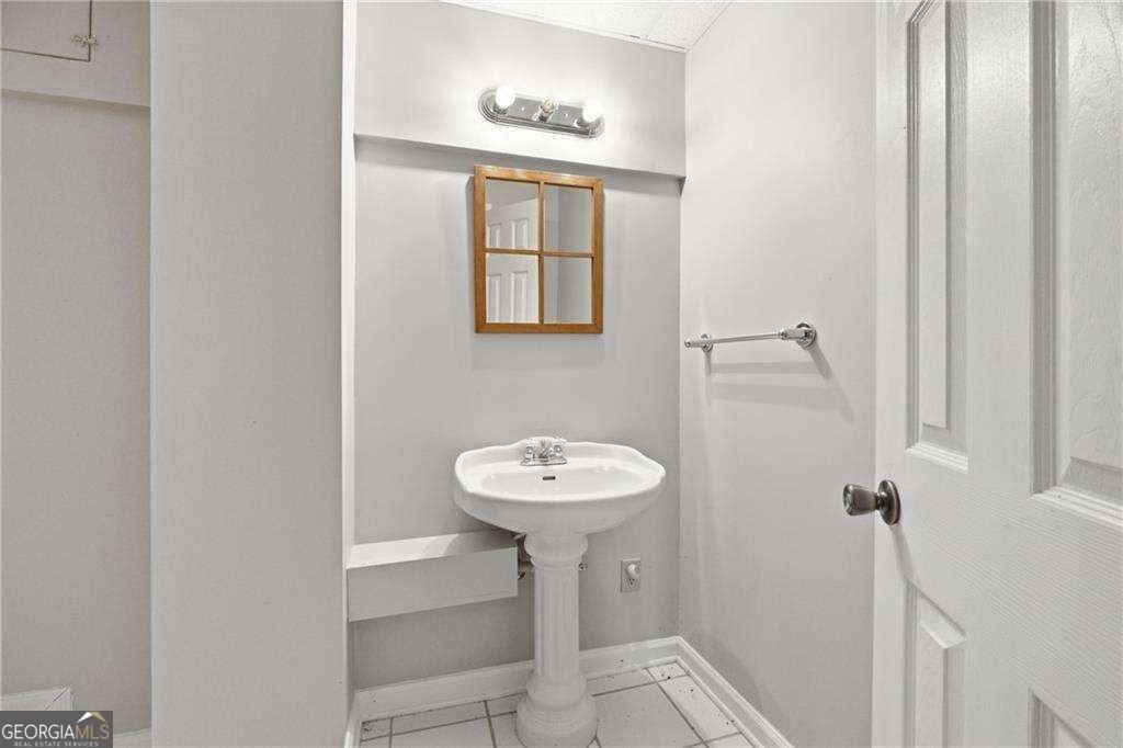 8010 Hickory Court Murrayville - Photo 28