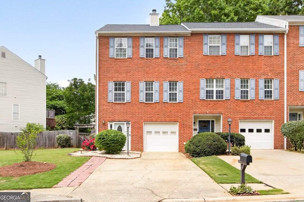 2484 Stonegate Drive Acworth - main photo