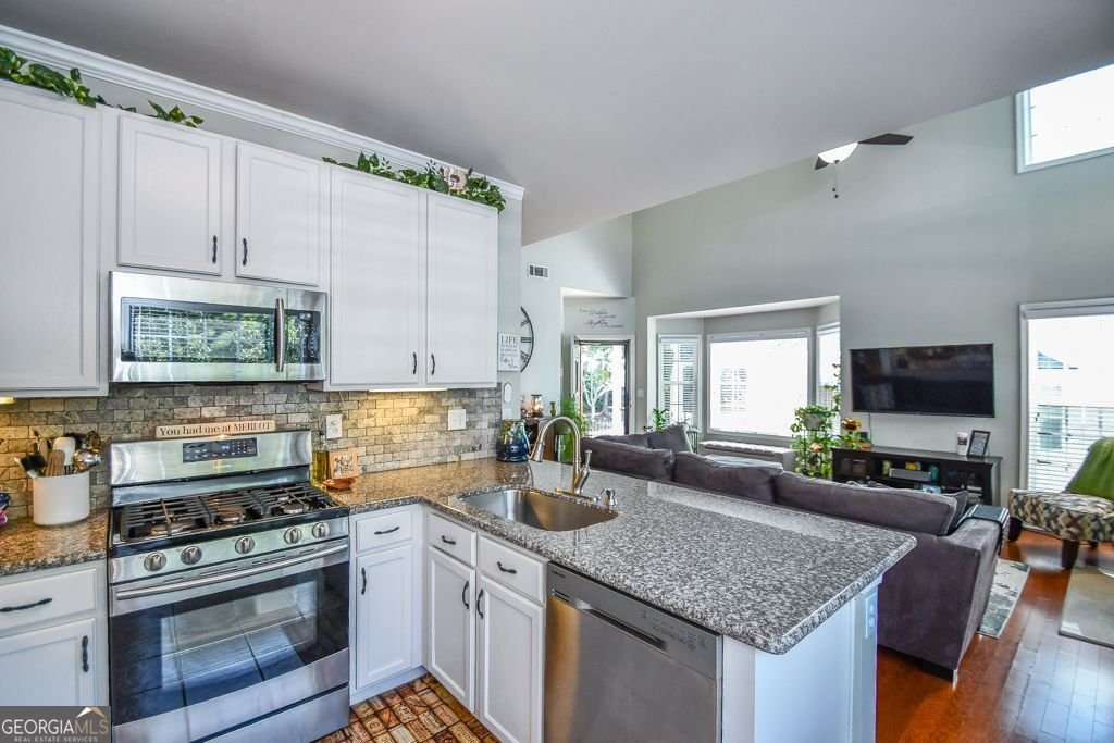 1093 SCALES Road Suwanee - Photo 14
