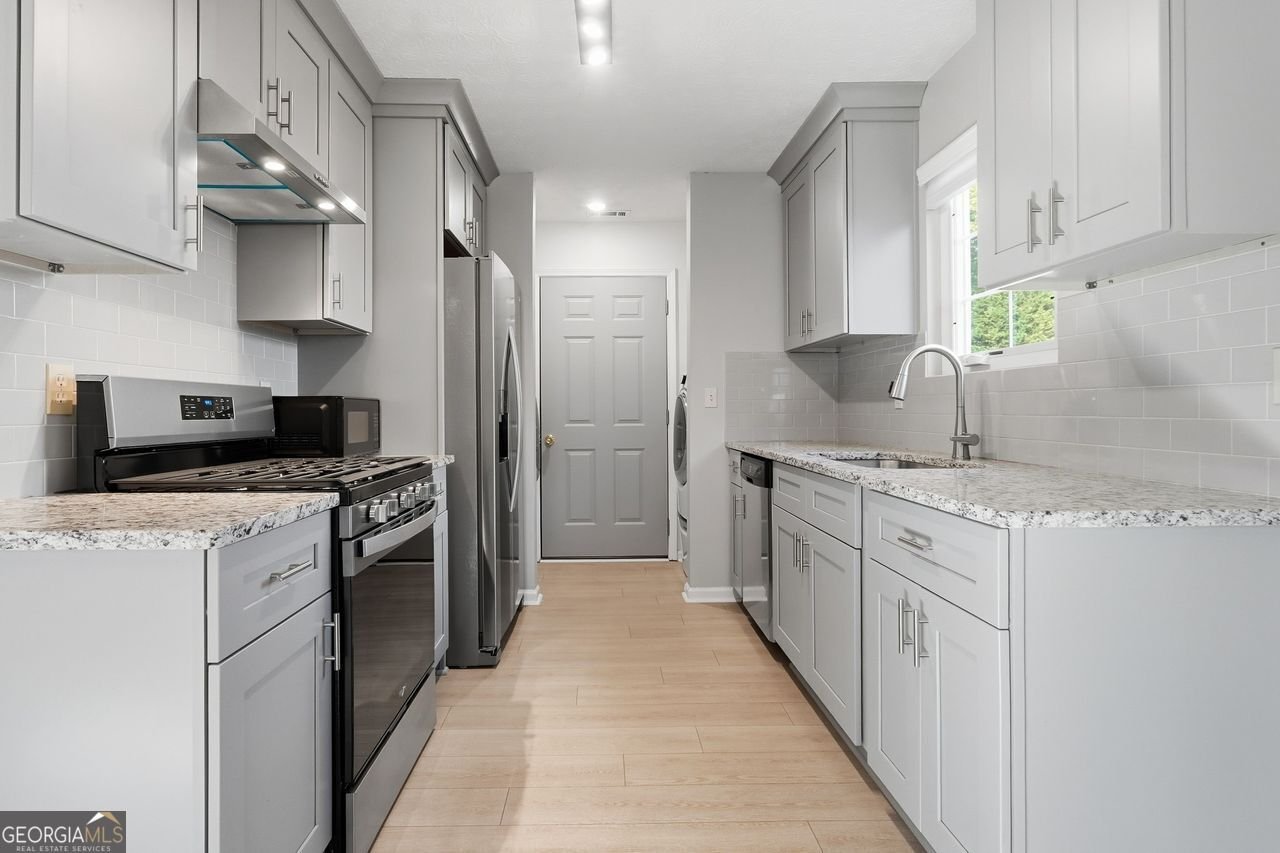 1215 Hillcrest Glenn Circle Sugar Hill - Photo 10