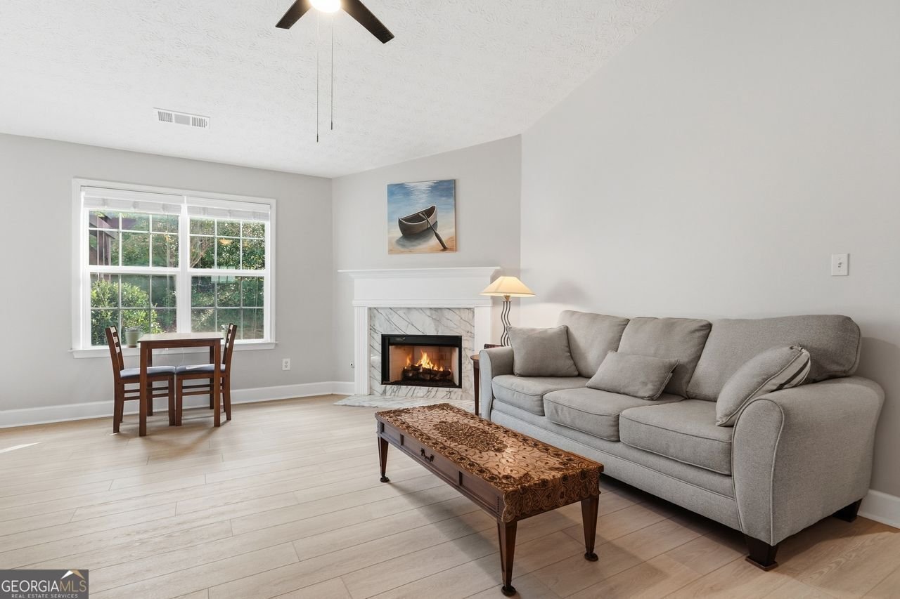 1215 Hillcrest Glenn Circle Sugar Hill - Photo 11