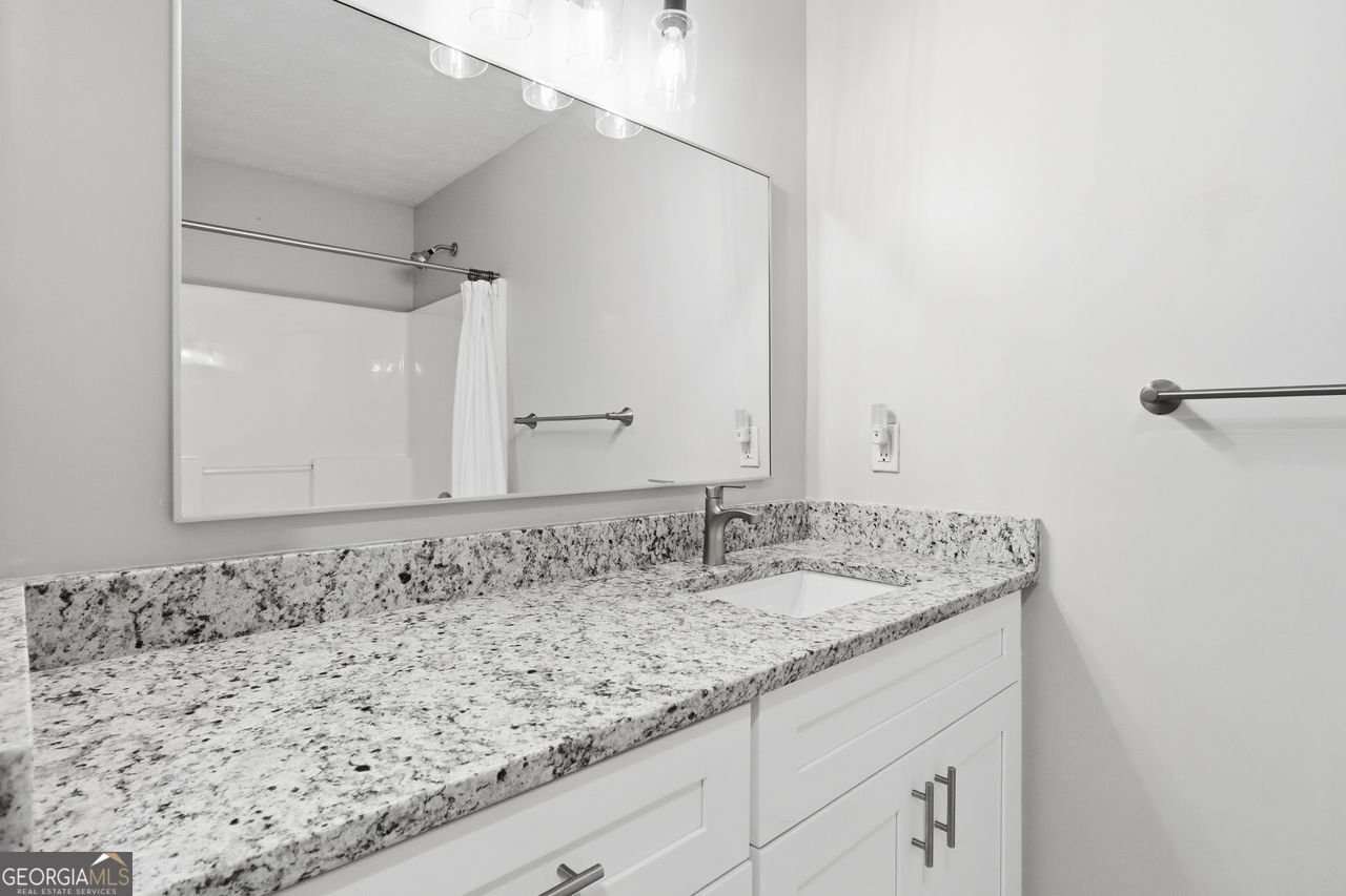 1215 Hillcrest Glenn Circle Sugar Hill - Photo 18