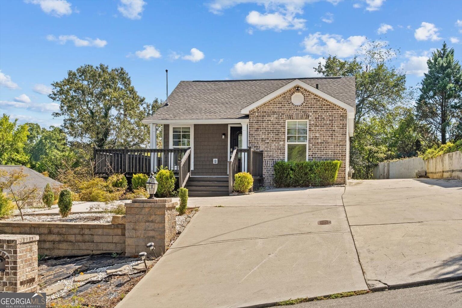 809 Crawford Street Dalton - main photo