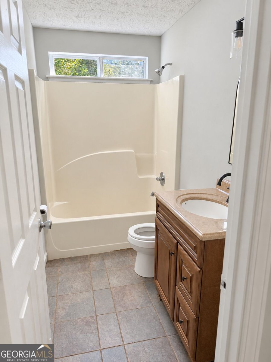 440 Country Woods Drive Covington - Photo 8