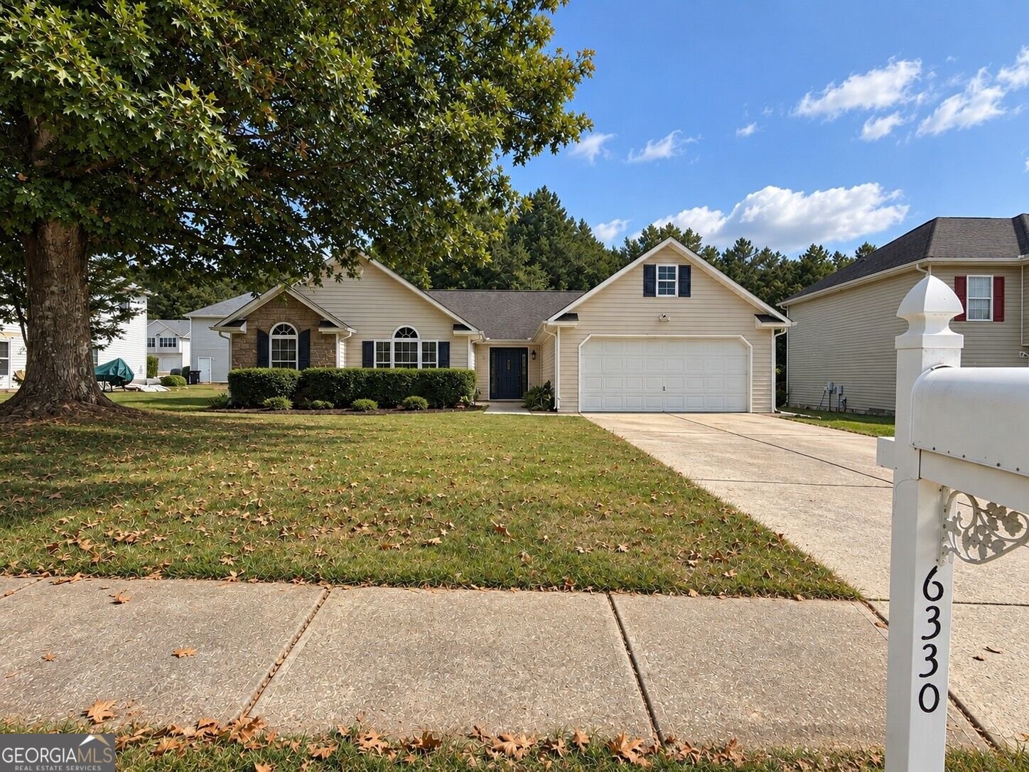 6330 Queensdale Drive Douglasville - main photo