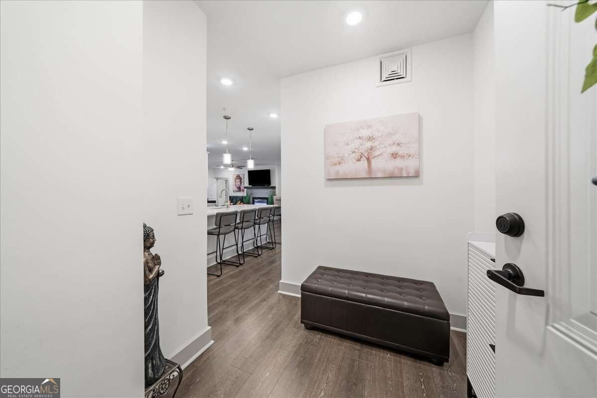 3211 Orwell Way Cumming - main photo