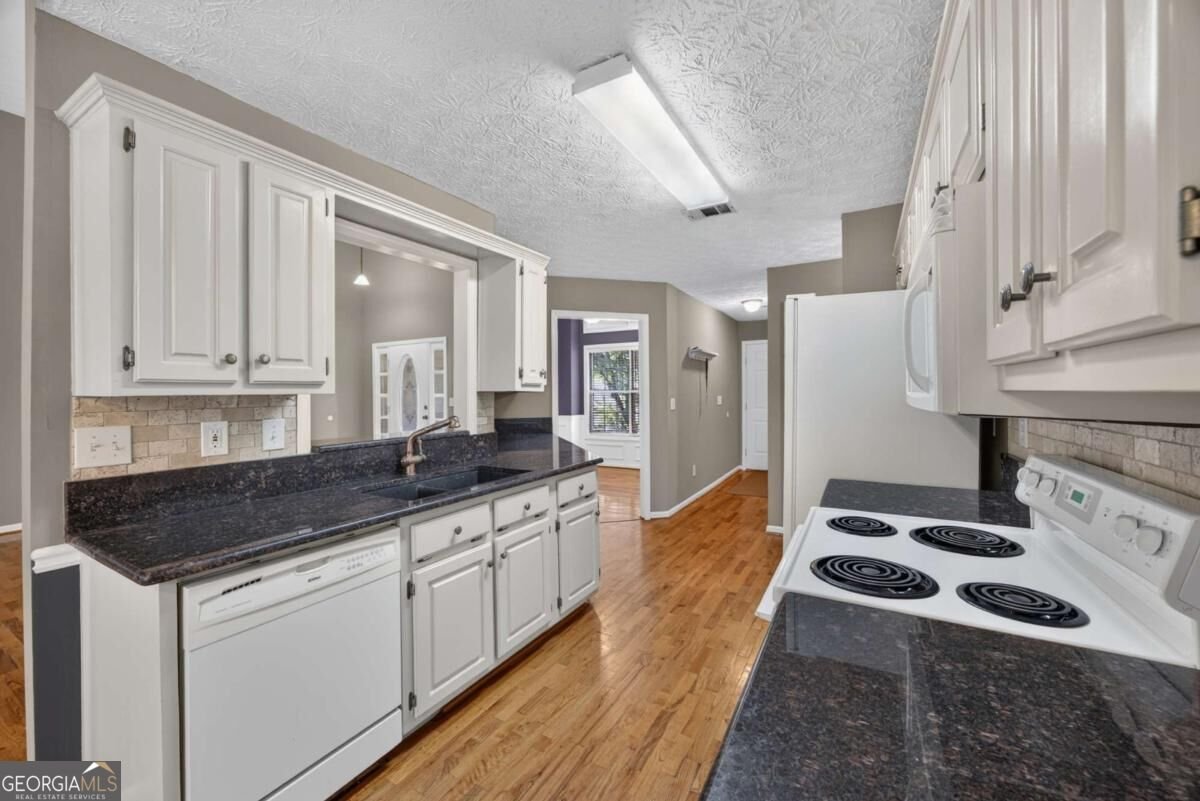 1829 Gray Gables Way Buford - Photo 11