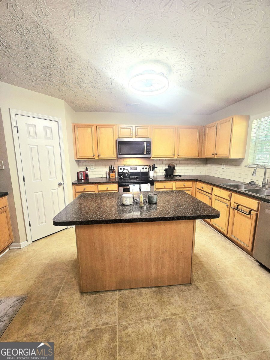 212 Hightower Trail Riverdale - Photo 17