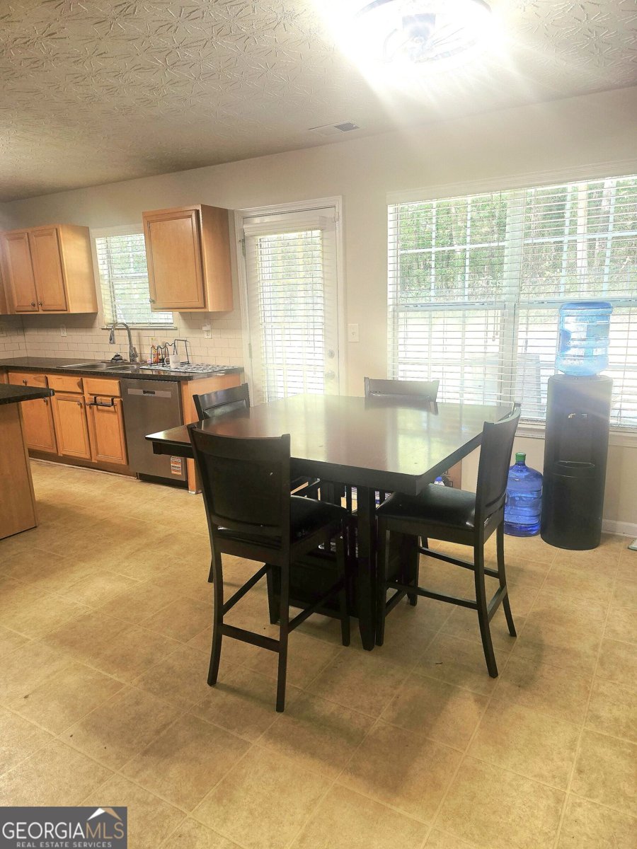 212 Hightower Trail Riverdale - Photo 18