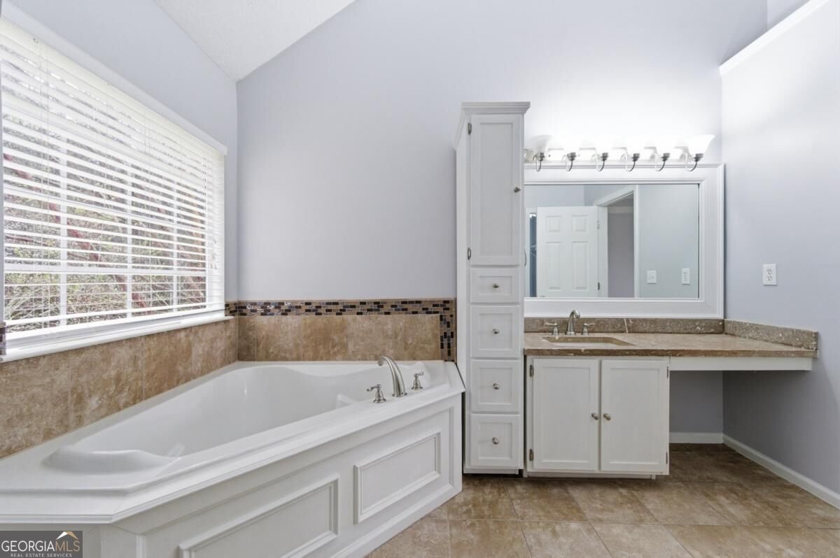 9360 Carnes Crossing Circle Jonesboro - Photo 24