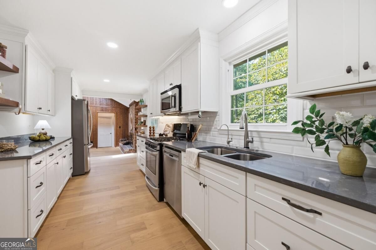 2458 Fontainebleau Drive Atlanta - Photo 7