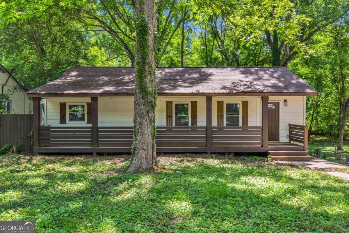 2256 Carey Drive Atlanta - main photo