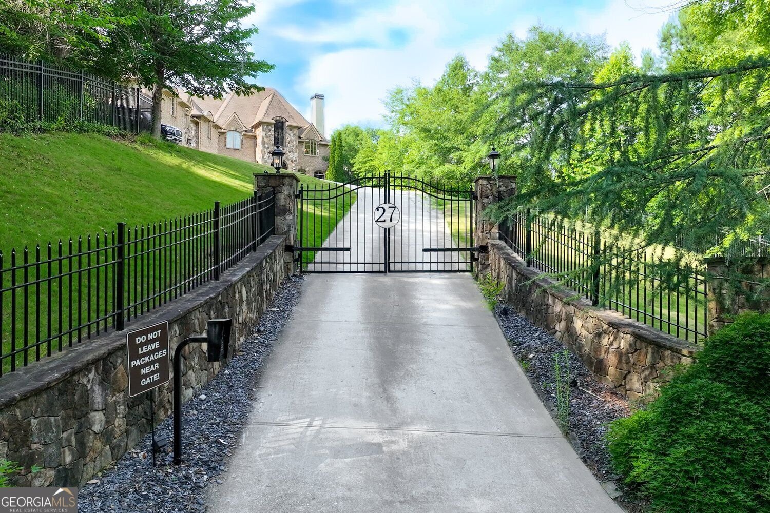453 Londonberry Road Atlanta - main photo