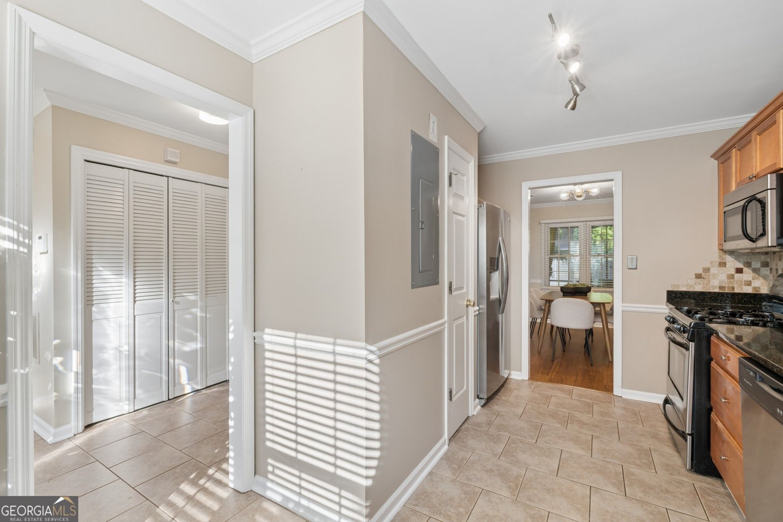 597 Saint James Walk Marietta - Photo 10