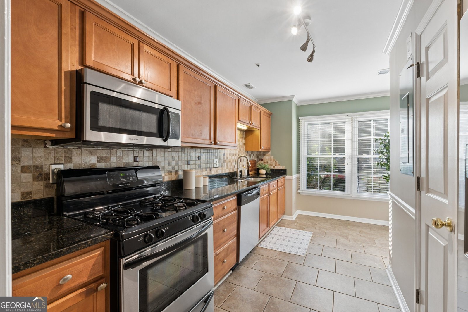 597 Saint James Walk Marietta - Photo 9